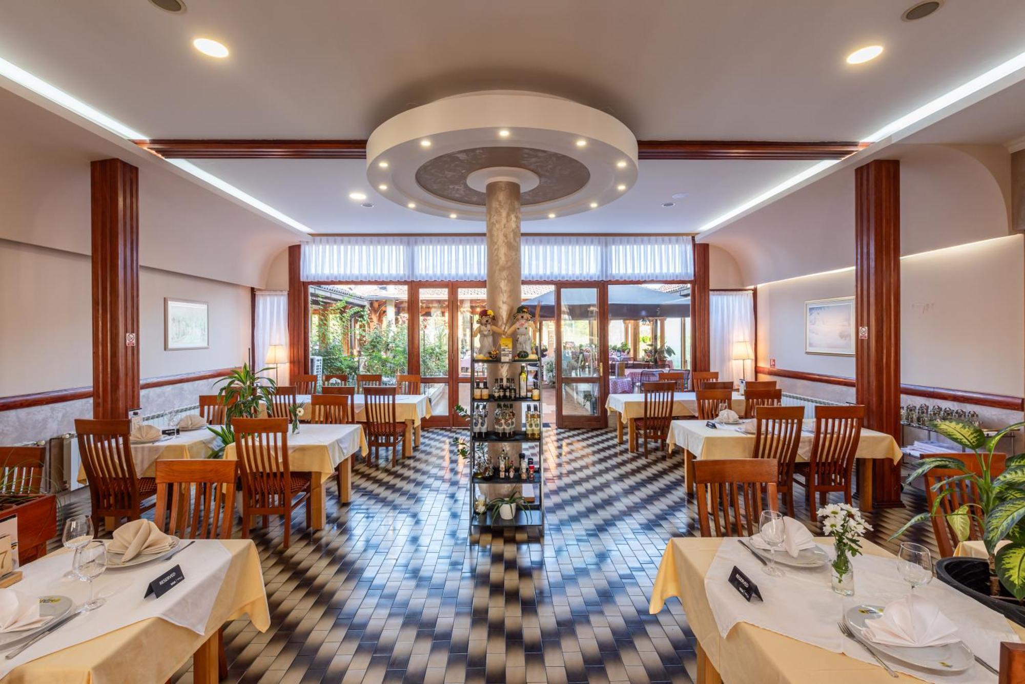 B&B Restoran Bosiljevo エクステリア 写真