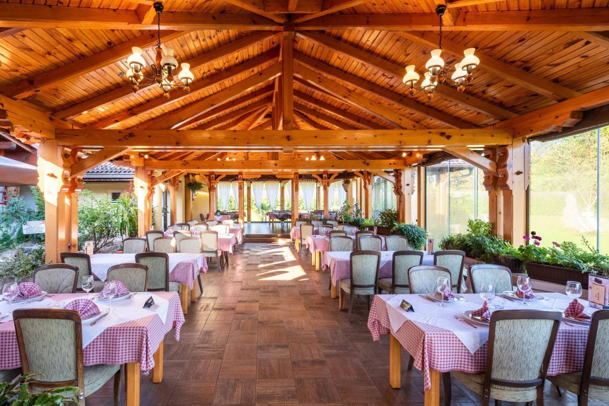 B&B Restoran Bosiljevo エクステリア 写真
