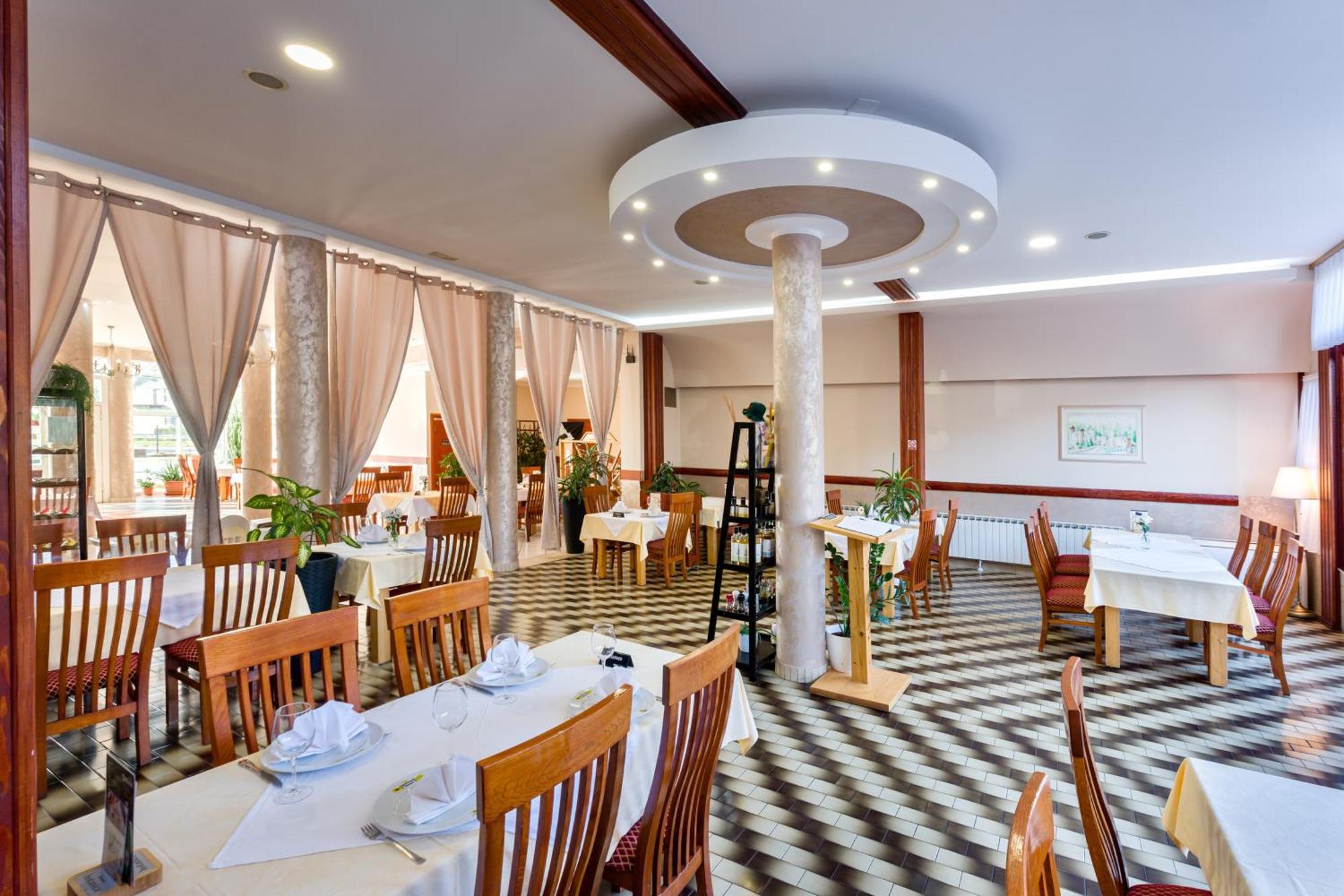 B&B Restoran Bosiljevo エクステリア 写真