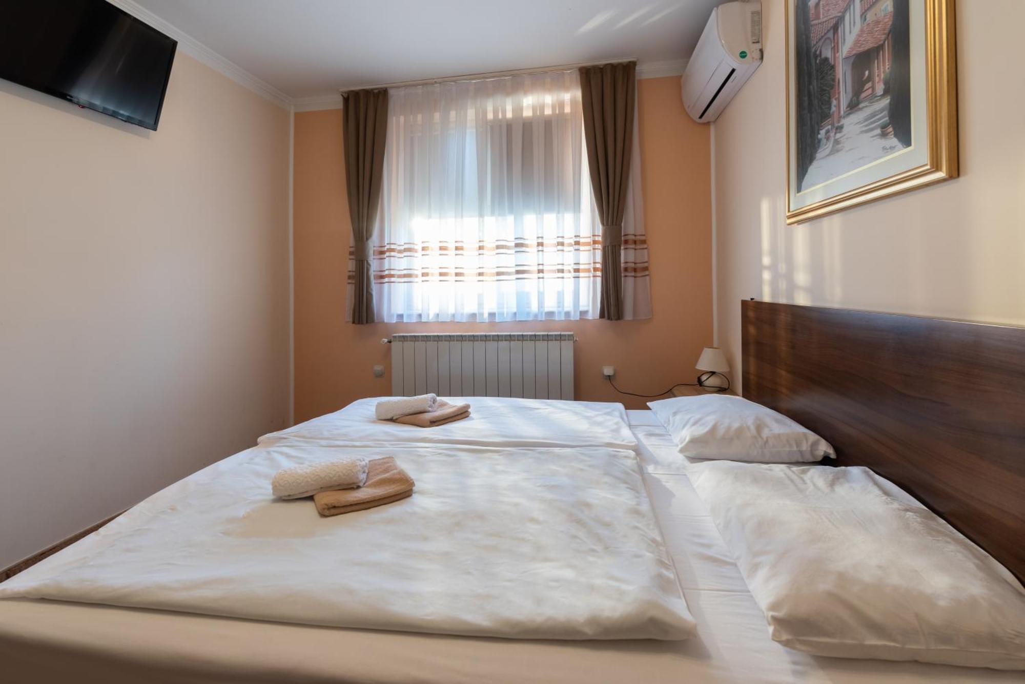 B&B Restoran Bosiljevo エクステリア 写真